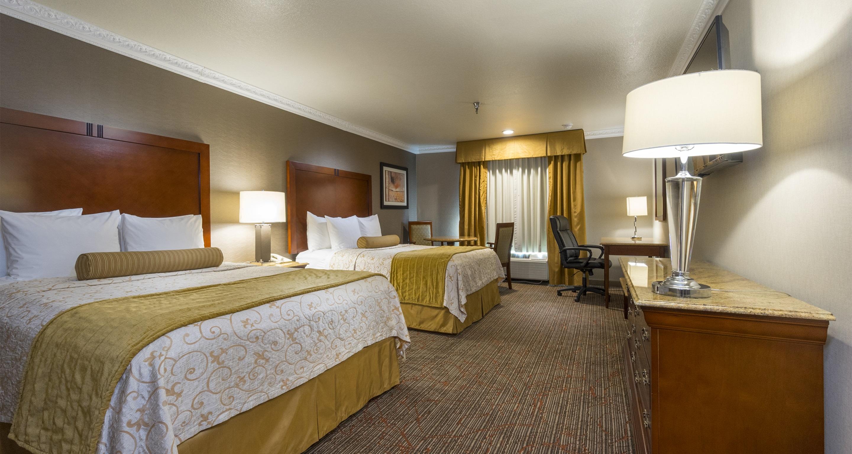 Western Newport Mesa Hotel 3*