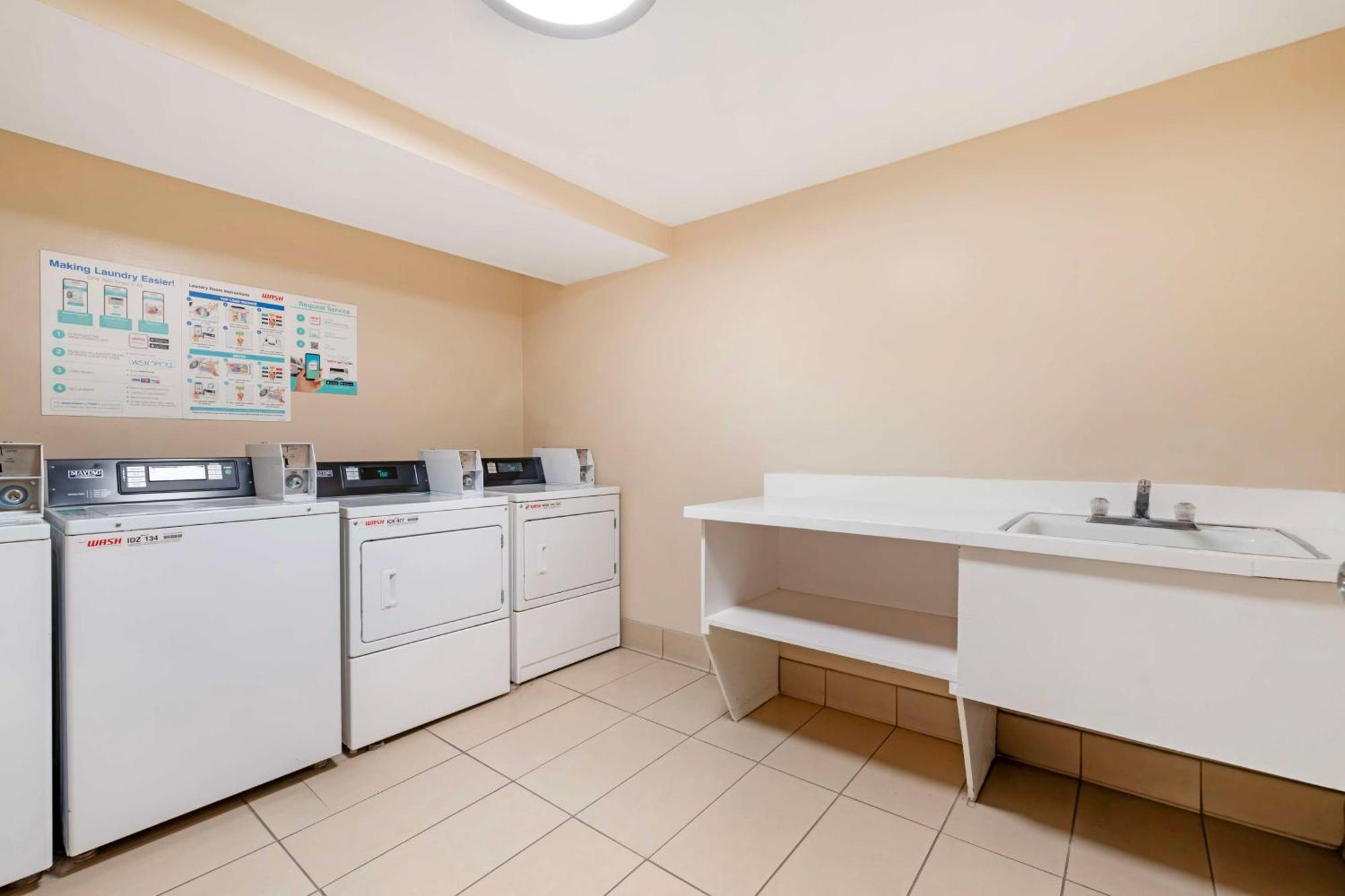 Western Newport Mesa Hotel 3*