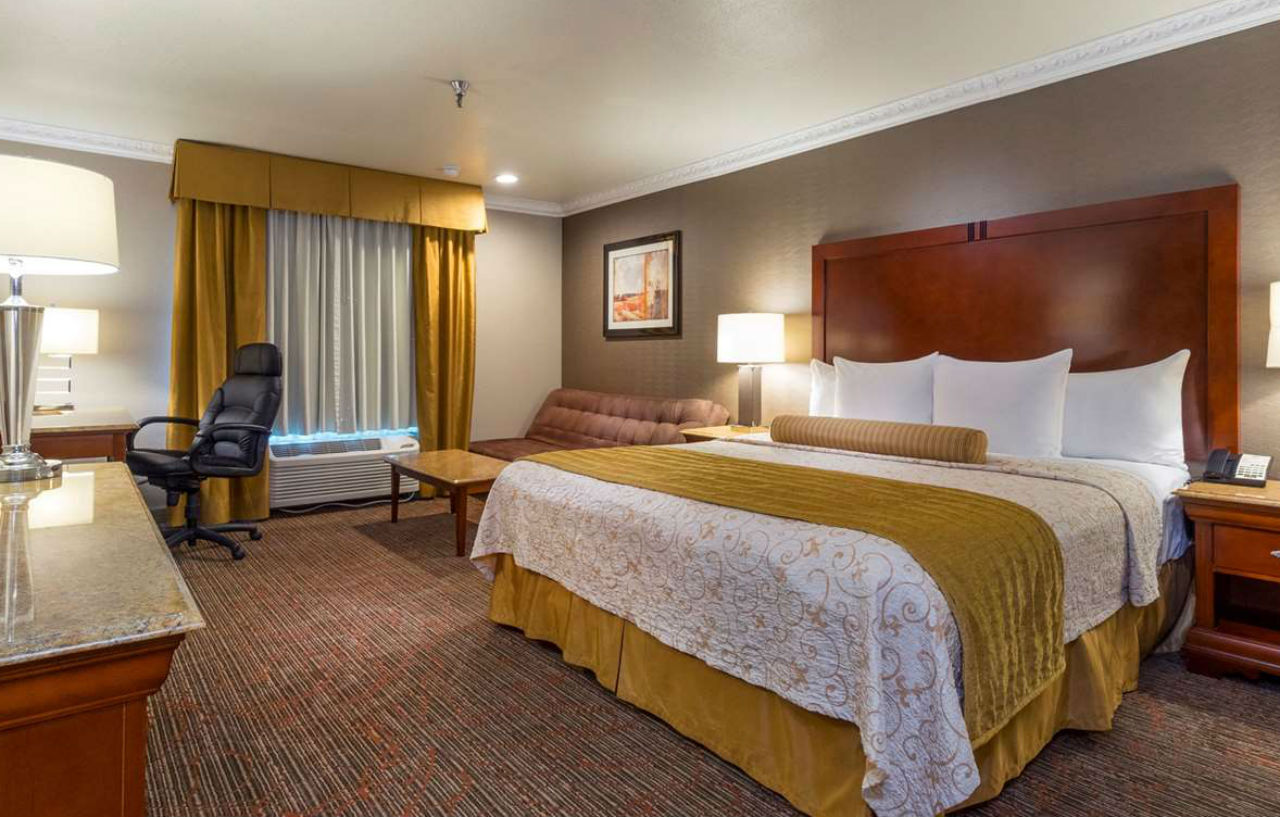 Western Newport Mesa Hotel 3*