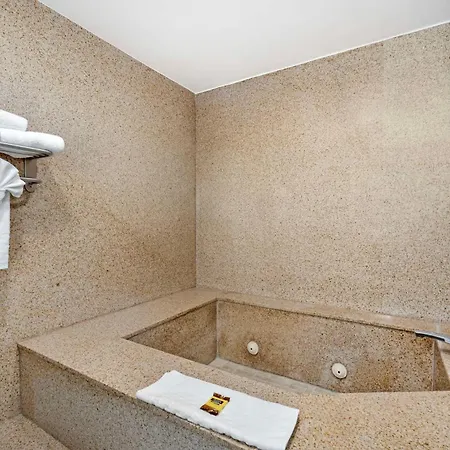 Best Western Plus Newport Mesa Inn Costa Mesa Exterior photo