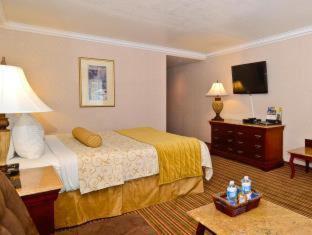 Hotel Western Newport Mesa