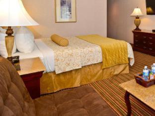 Western Newport Mesa 3*